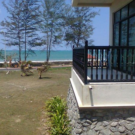 Mersing Beach Resort Exteriör bild